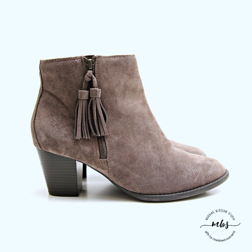 Vionic Madeline Greige Tassel Suede Leather Ankle Boots‎